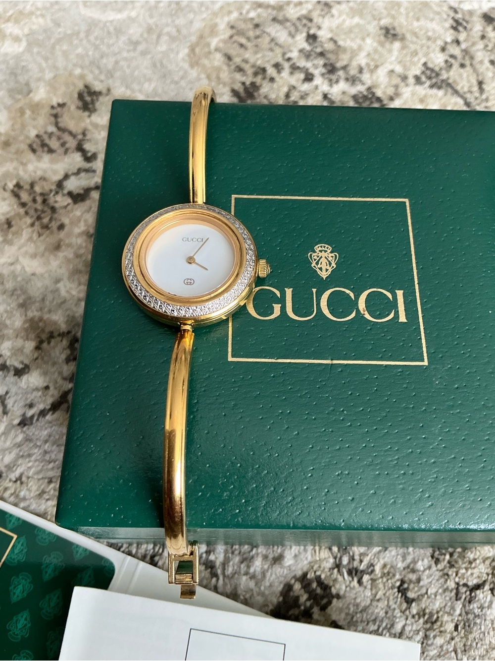 Gucci DRESSY Bangle Watch set with Interchangeable bezels❤️🔥❤️🔥❤️🔥 - Picture 7 of 15